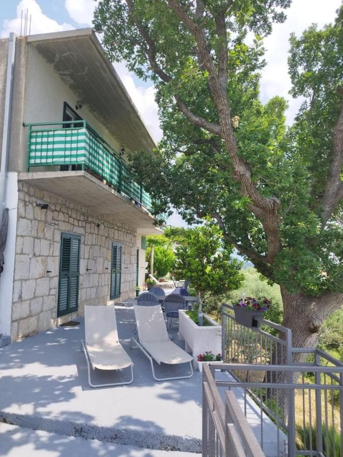 Apartments Mare - 150 M From Beach Брела Екстериор снимка