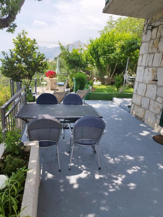 Apartments Mare - 150 M From Beach Брела Екстериор снимка