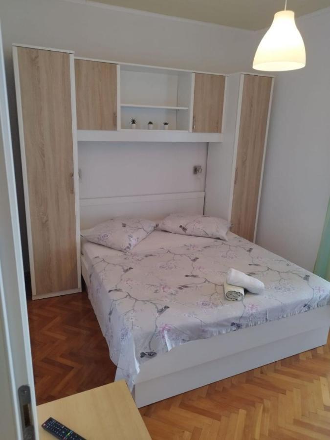 Apartments Mare - 150 M From Beach Брела Екстериор снимка
