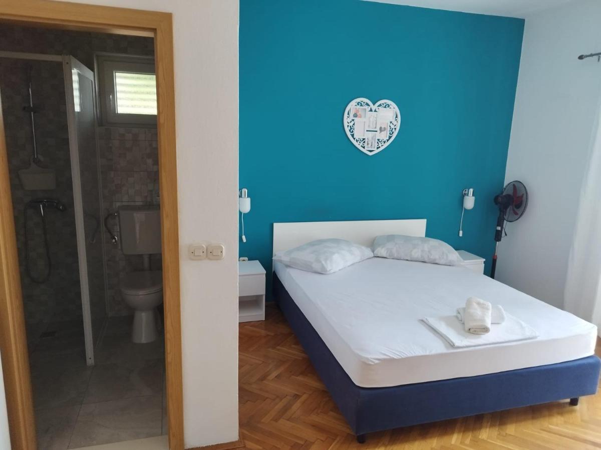 Apartments Mare - 150 M From Beach Брела Екстериор снимка