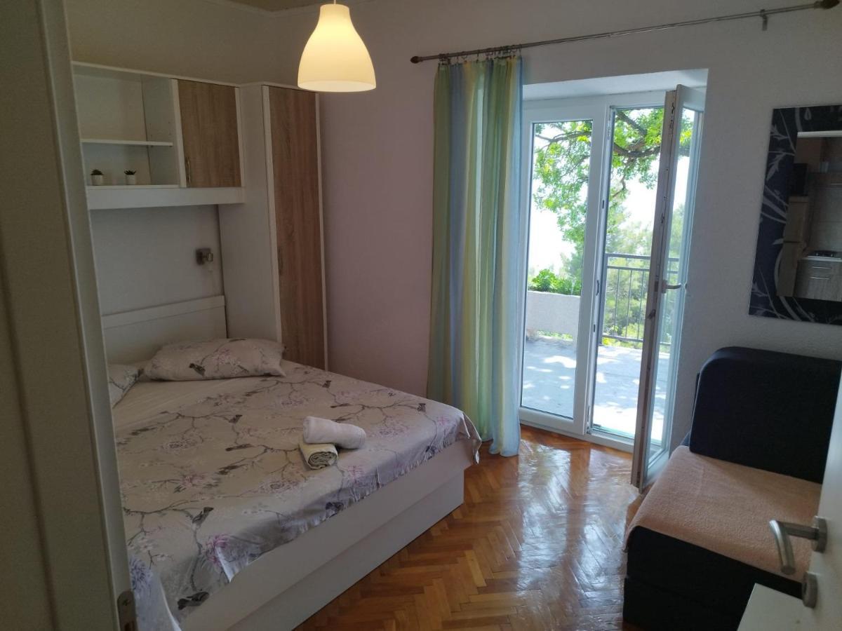Apartments Mare - 150 M From Beach Брела Екстериор снимка