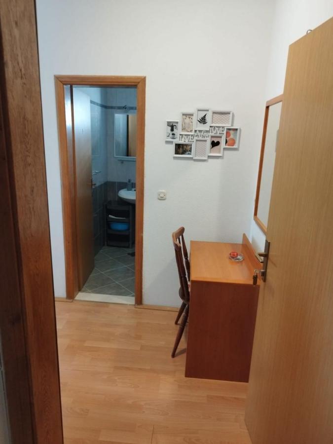 Apartments Mare - 150 M From Beach Брела Екстериор снимка